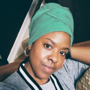 Meet your Posher, Joelle